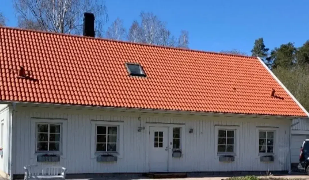 Så förbereder du taket för sommaren – slipp mossa och fuktproblem